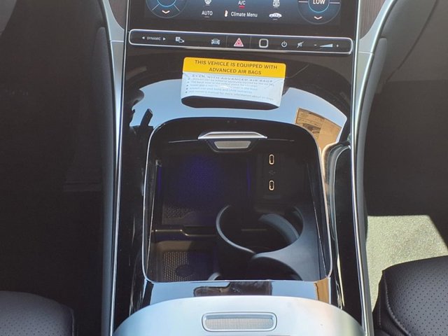 2025 Mercedes-Benz GLC 300 Image 17 of 22