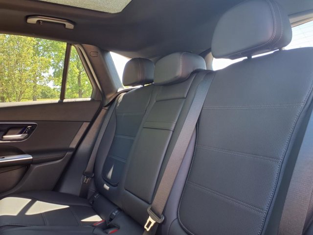 2025 Mercedes-Benz GLC 300 Image 21 of 22