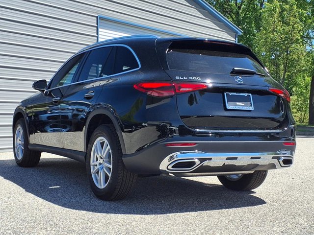 2025 Mercedes-Benz GLC 300 Image 5 of 22