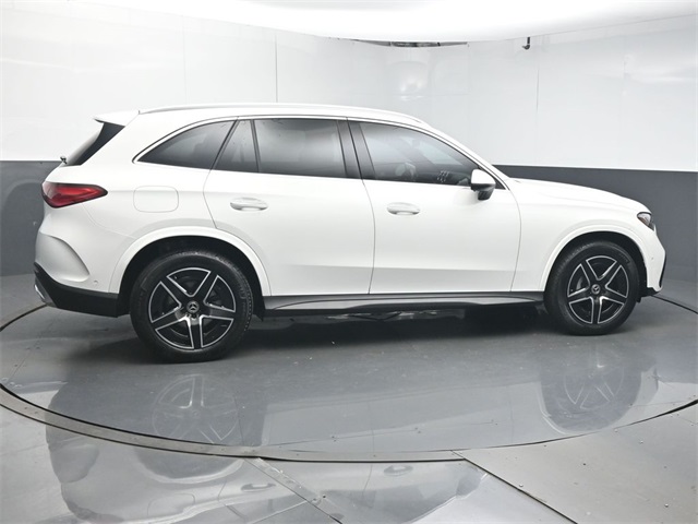 2025 Mercedes-Benz GLC 300 Image 19 of 52