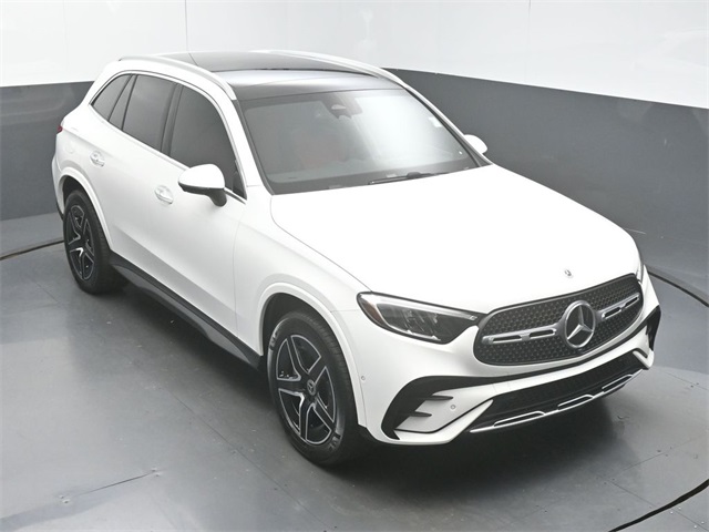 2025 Mercedes-Benz GLC 300 Image 9 of 52