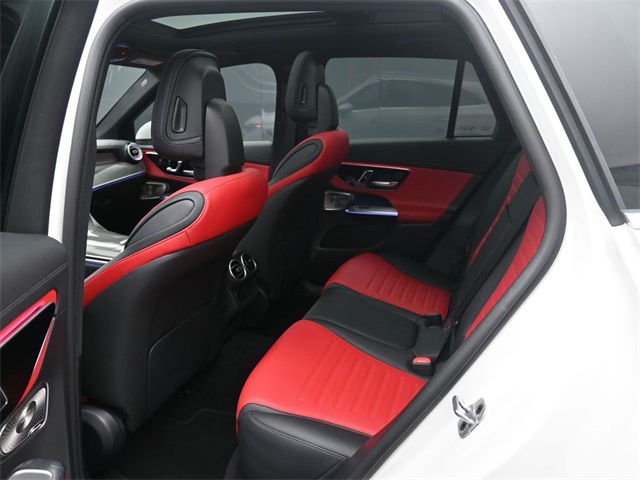 2025 Mercedes-Benz GLC 300 Image 35 of 52