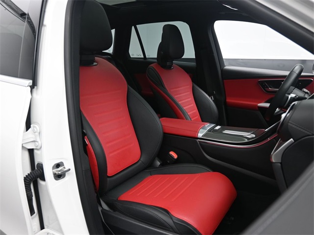 2025 Mercedes-Benz GLC 300 Image 29 of 52