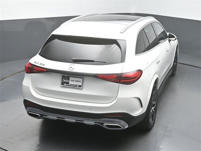 2025 Mercedes-Benz GLC 300 Image 17 of 52