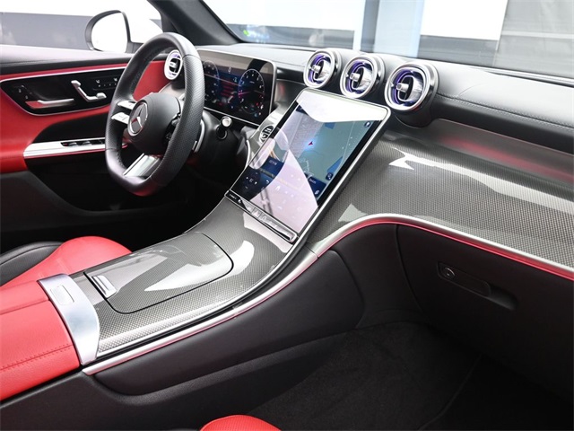 2025 Mercedes-Benz GLC 300 Image 39 of 52