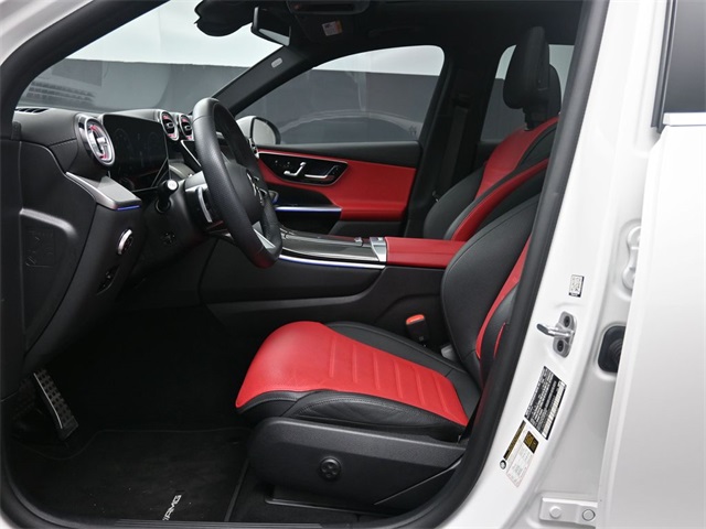 2025 Mercedes-Benz GLC 300 Image 34 of 52