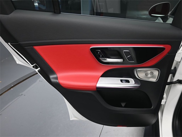 2025 Mercedes-Benz GLC 300 Image 46 of 52