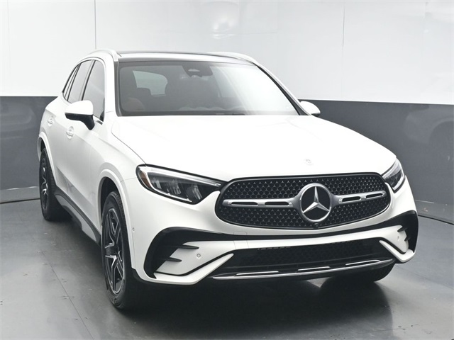 2025 Mercedes-Benz GLC 300 Image 11 of 52