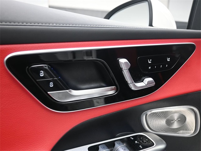 2025 Mercedes-Benz GLC 300 Image 50 of 52