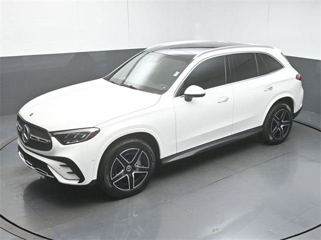 2025 Mercedes-Benz GLC 300 Image 1 of 52