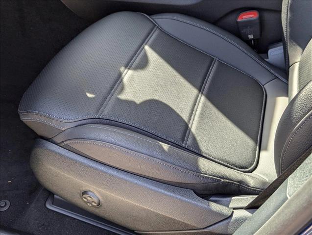 Vehicle image 9 of 18