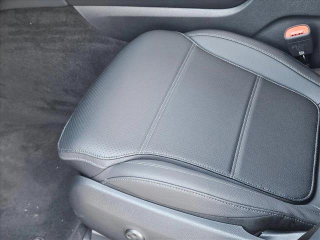 Vehicle image 9 of 17