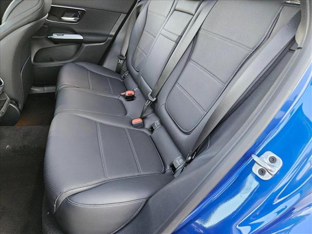 Vehicle image 15 of 17
