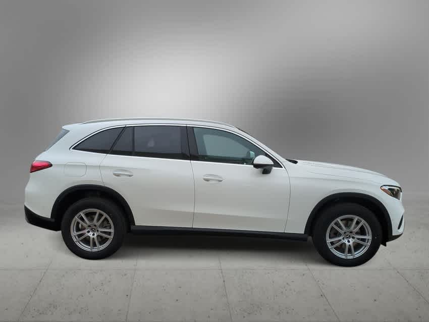 Vehicle image 5 of 38