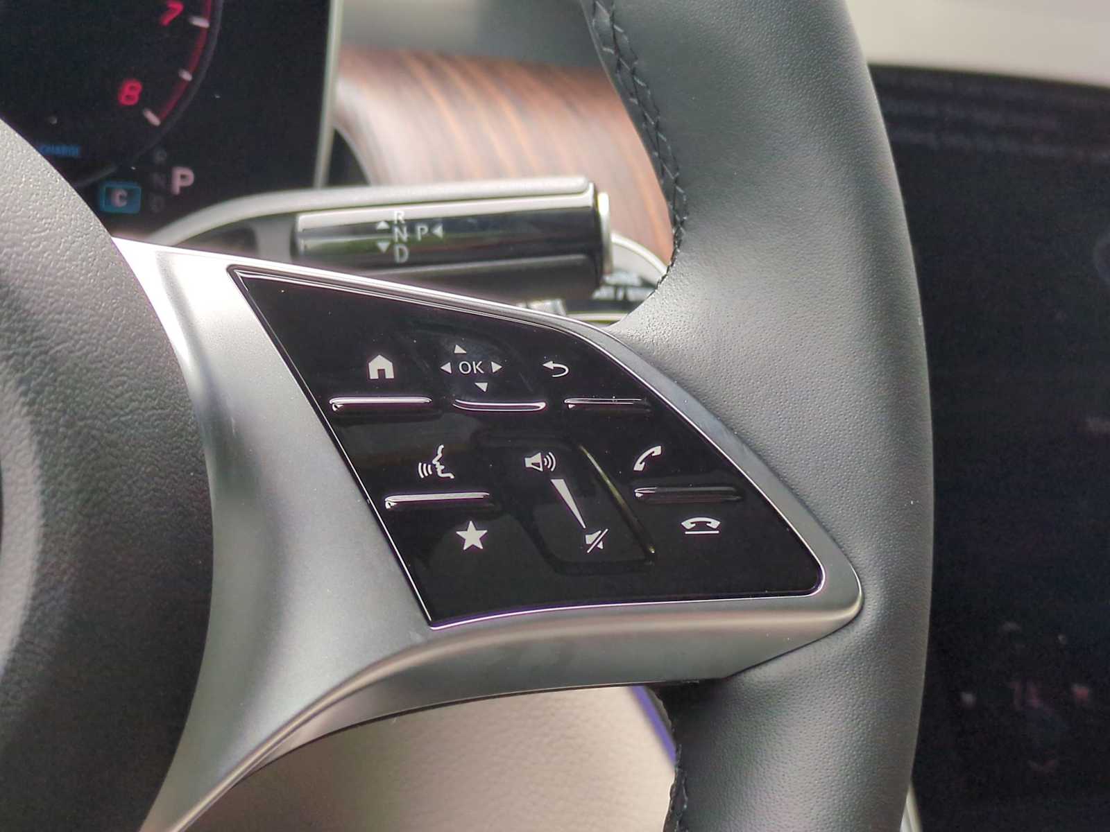 Vehicle image 31 of 38