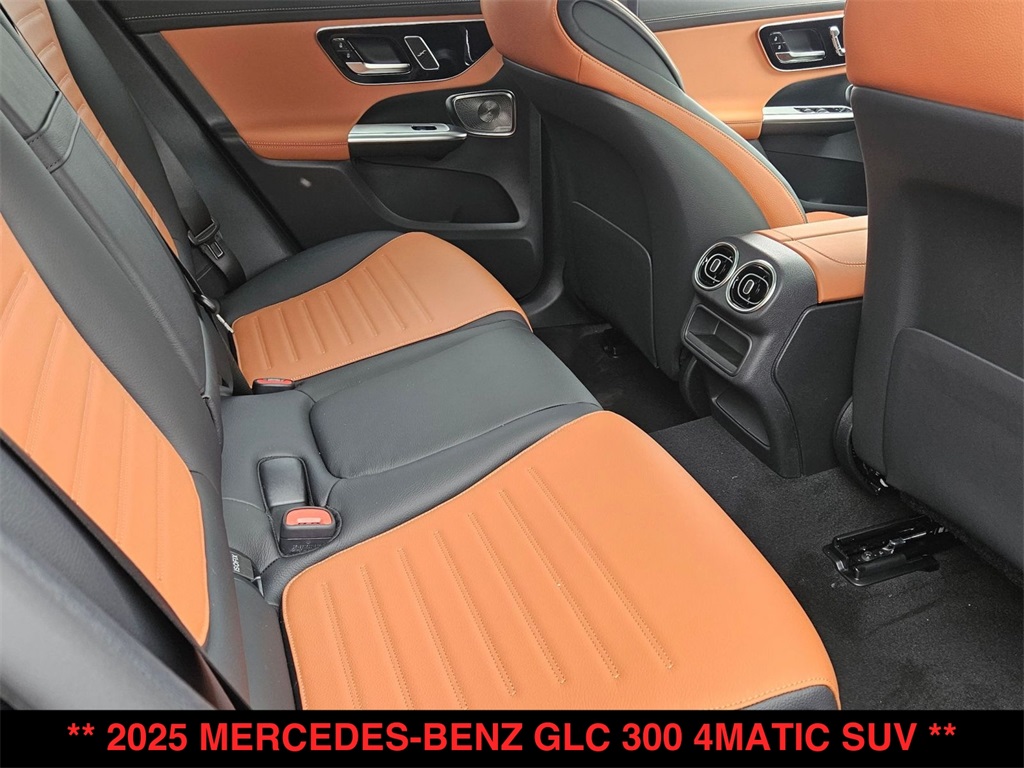 Vehicle image 11 of 22