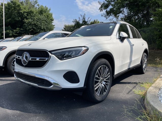 2025 Mercedes-Benz GLC 300 Image 1 of 8