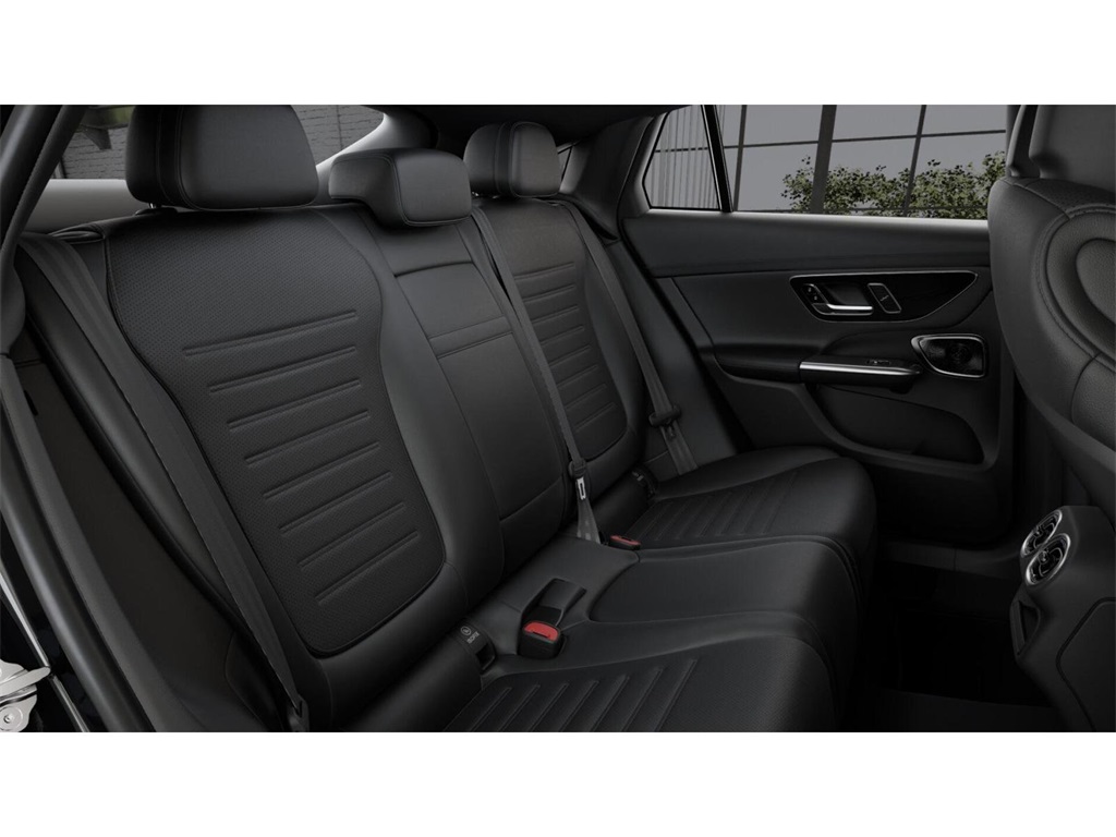 2025 Mercedes-Benz GLC 300 Image 39 of 42