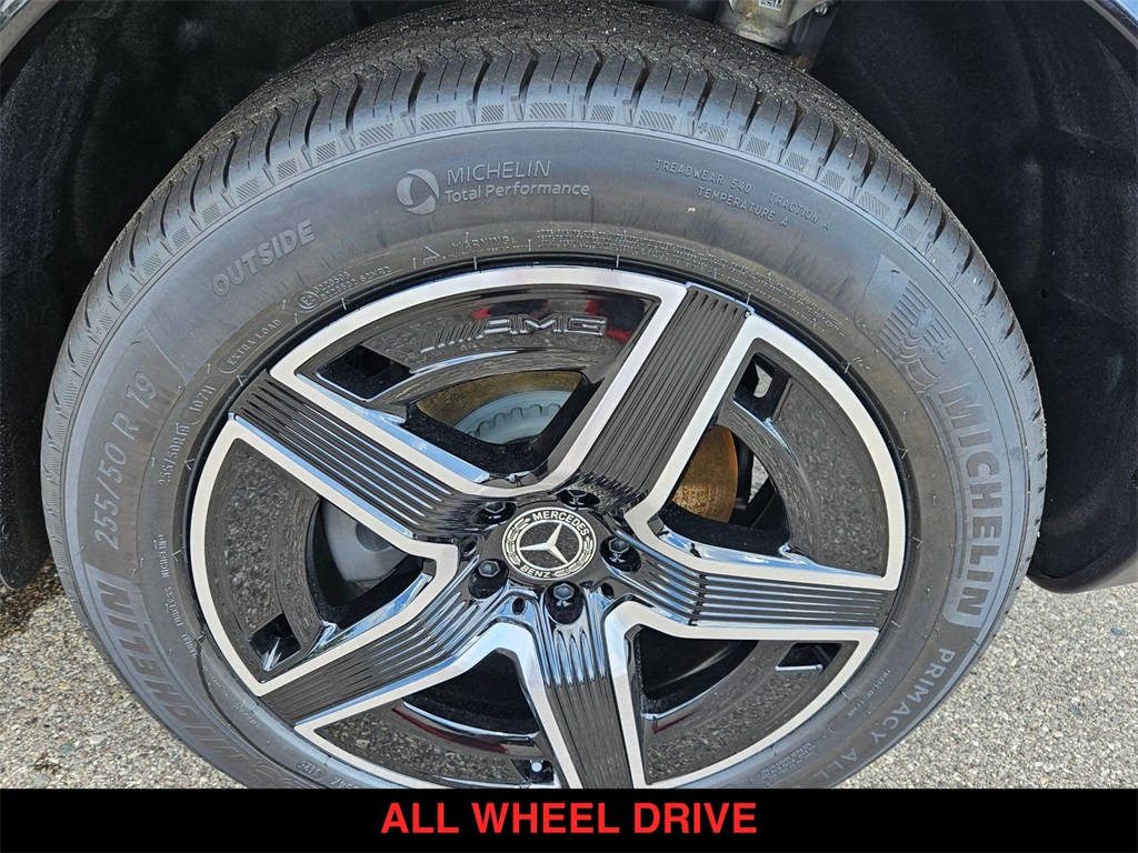 Vehicle image 10 of 22