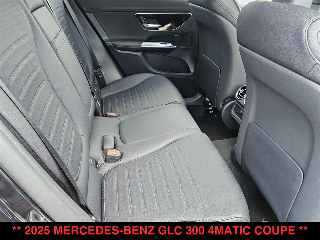 Vehicle image 11 of 22