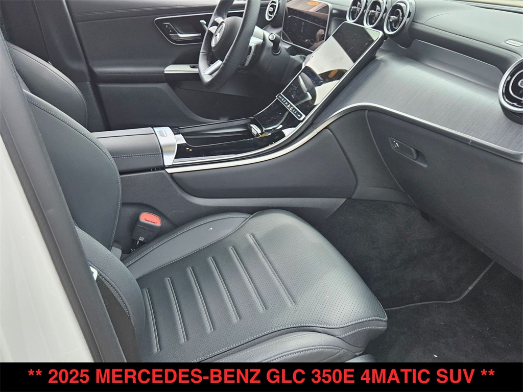 Vehicle image 12 of 22
