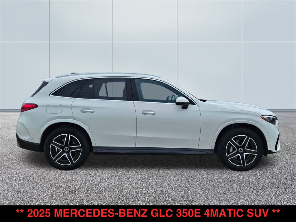 Vehicle image 4 of 22