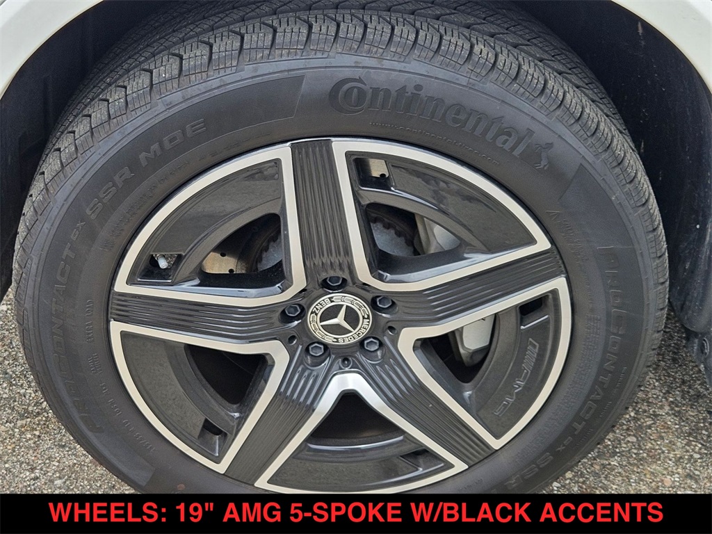 Vehicle image 10 of 22