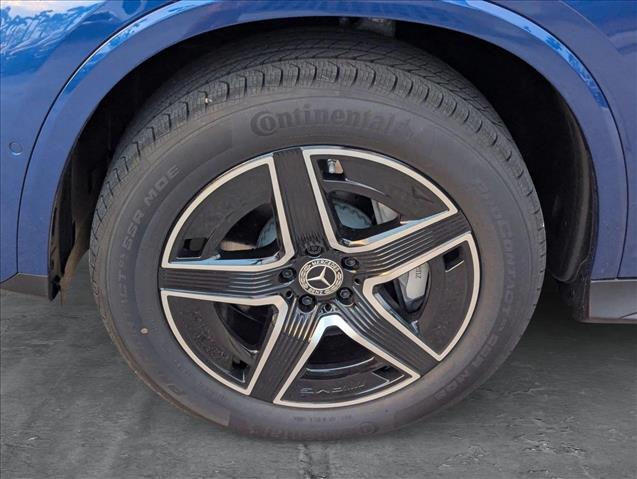 Vehicle image 9 of 16