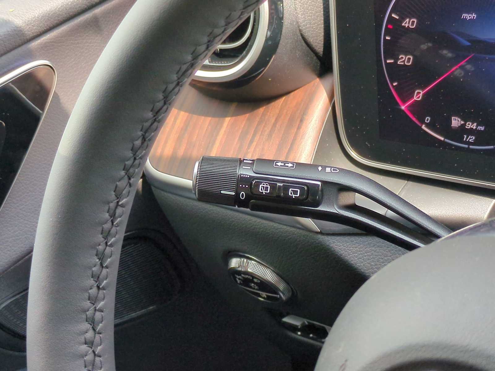 Vehicle image 22 of 36