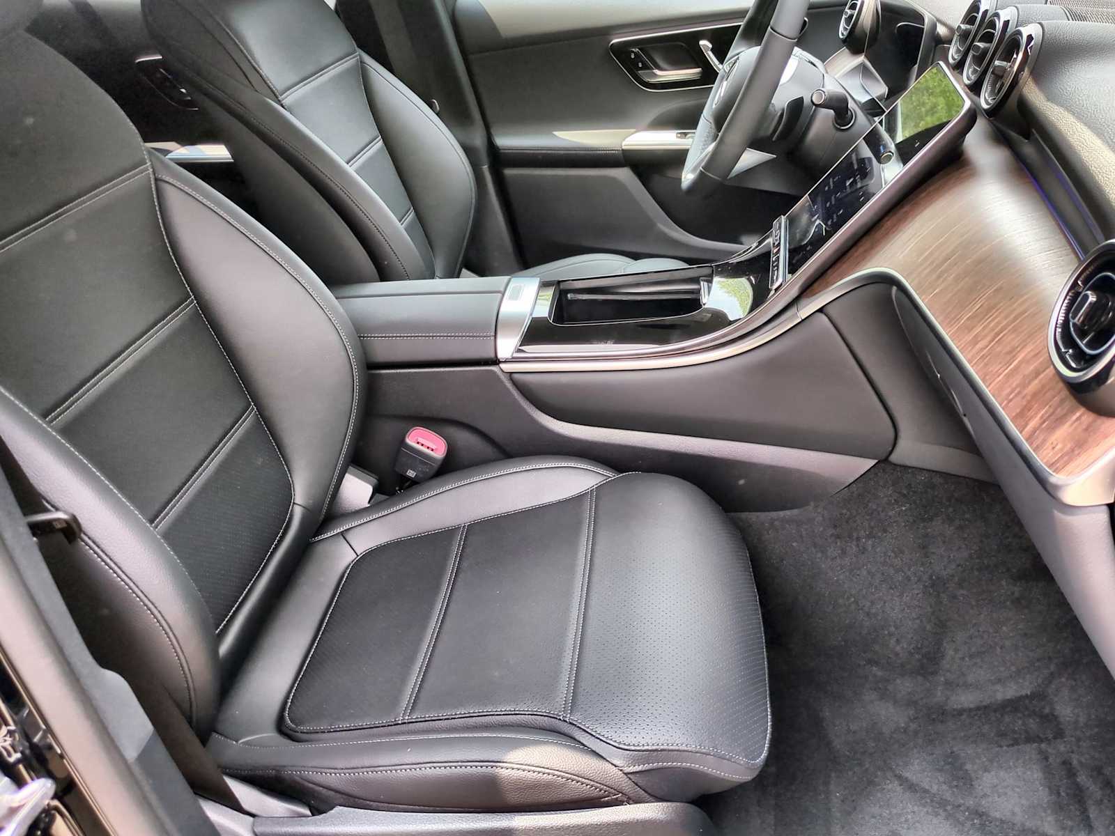 Vehicle image 14 of 36