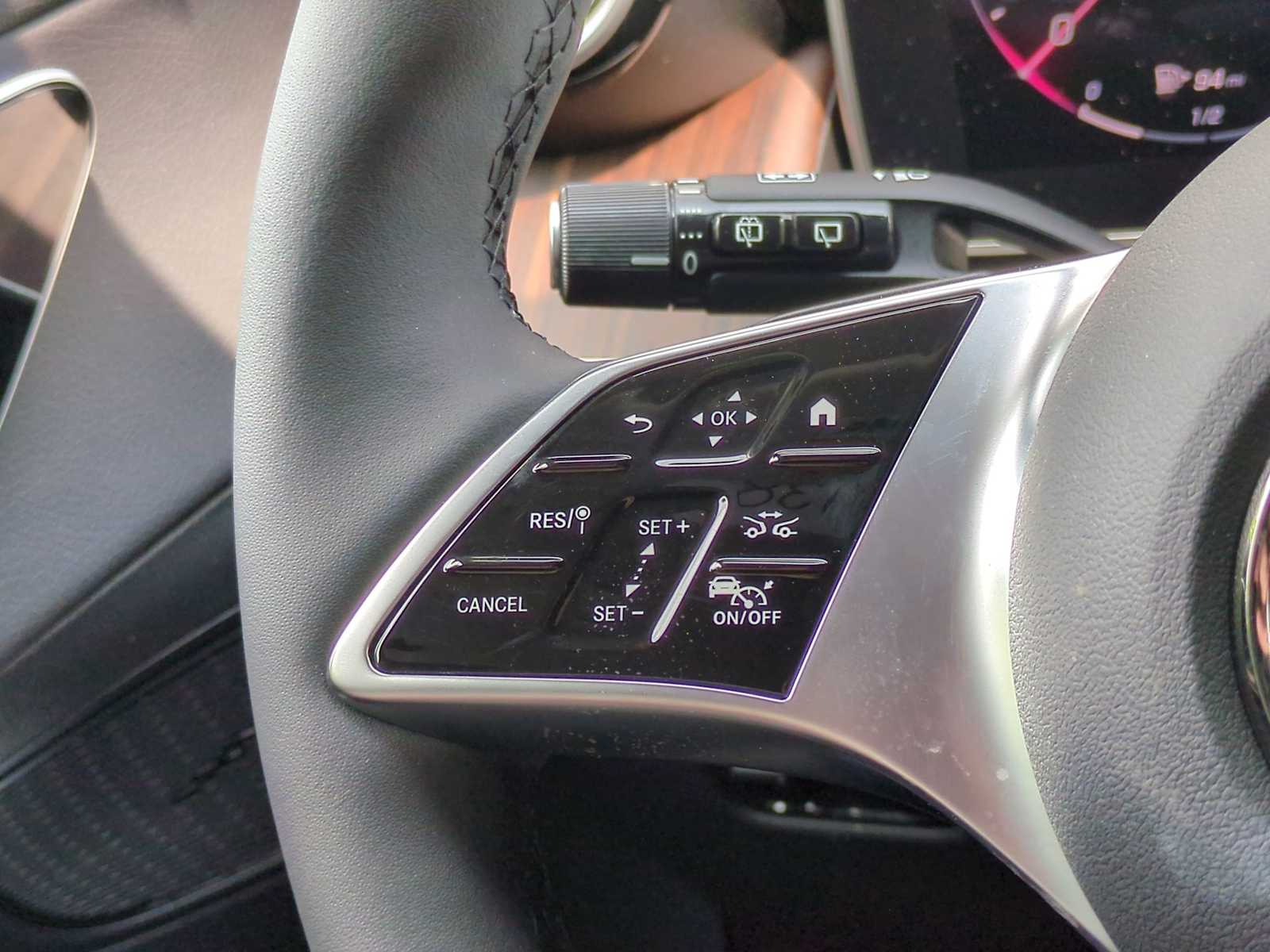 Vehicle image 35 of 36