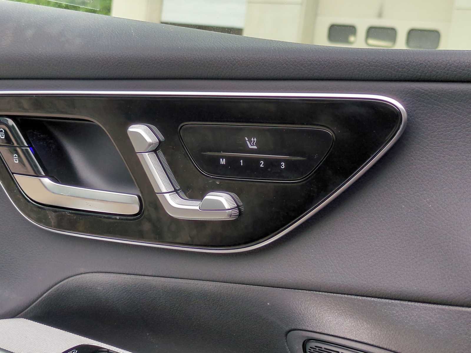 Vehicle image 23 of 36