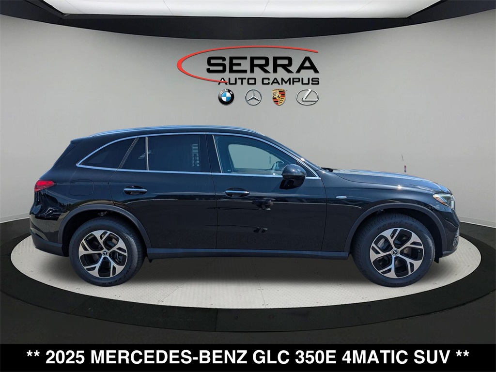 2025 Mercedes-Benz GLC 350e Image 4 of 20