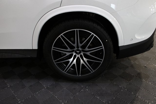 Vehicle image 11 of 41