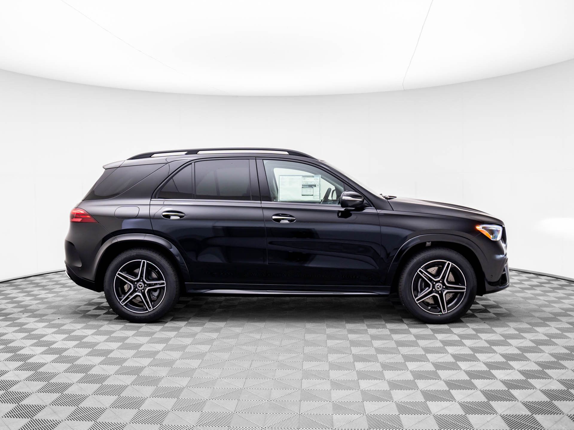 Vehicle image 5 of 38