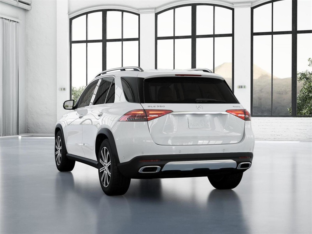 Vehicle image 33 of 42