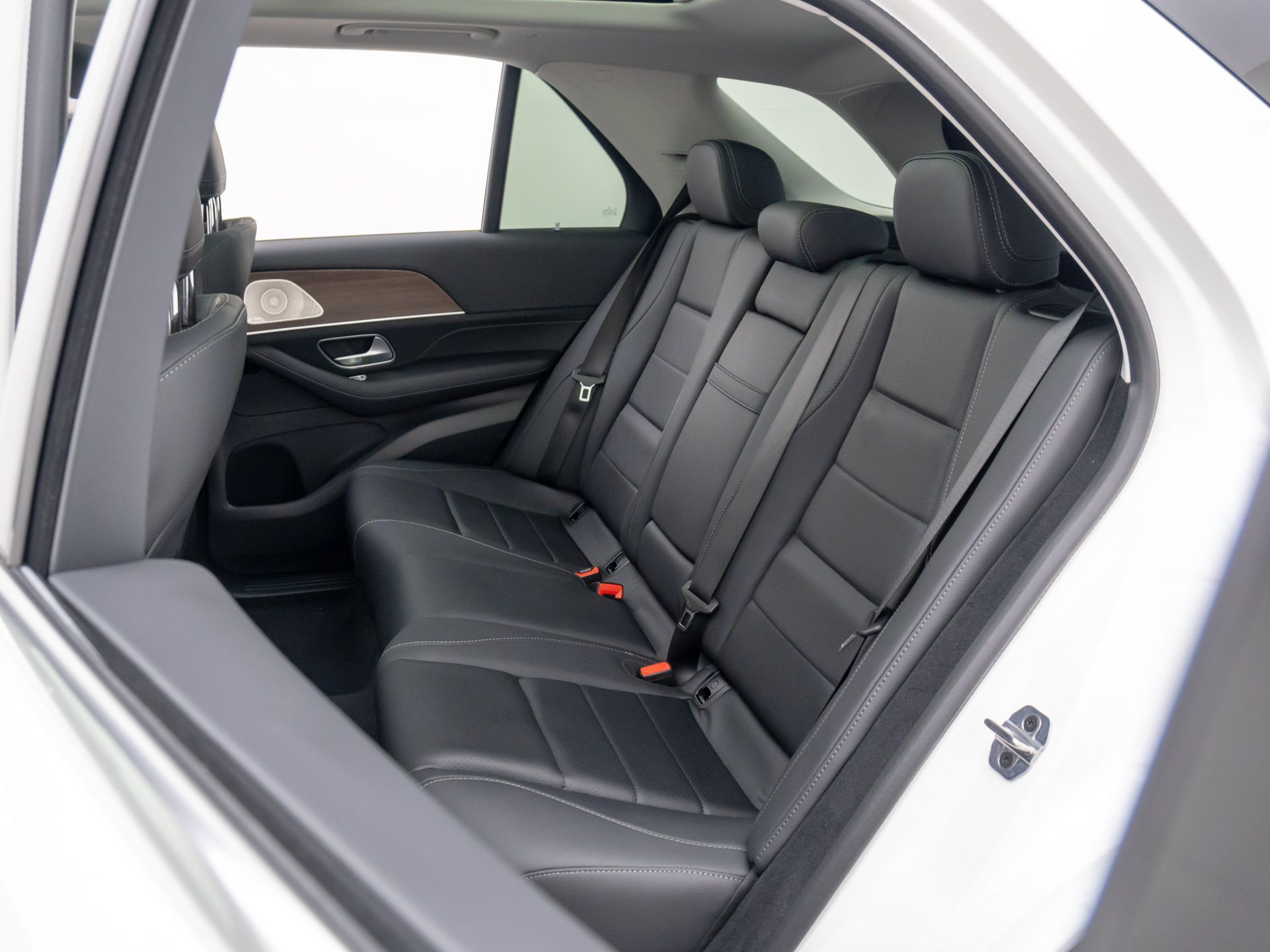 Vehicle image 19 of 38
