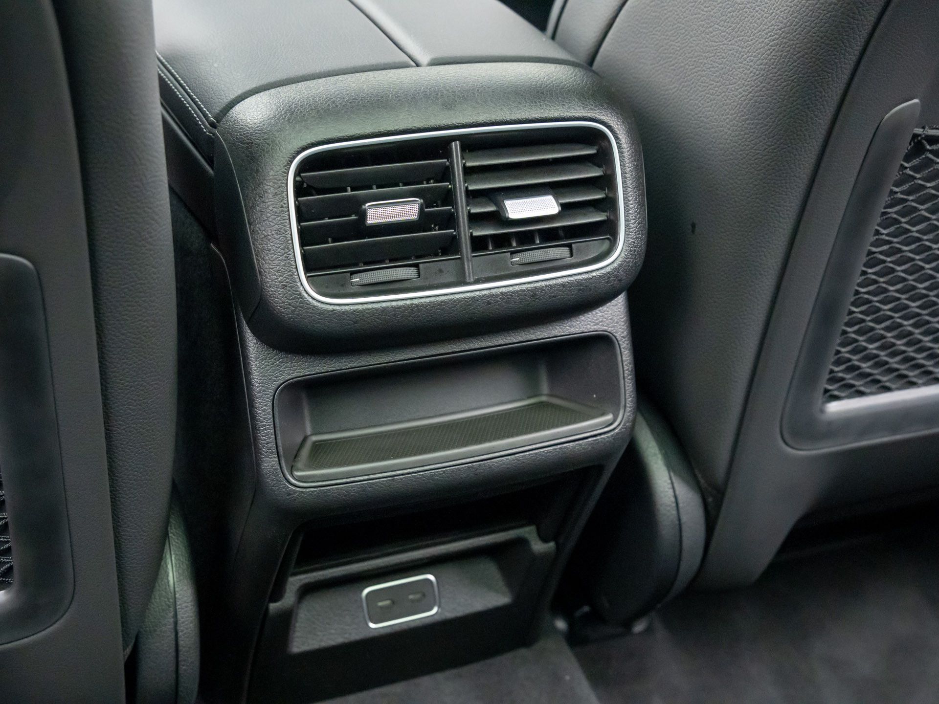 Vehicle image 21 of 38