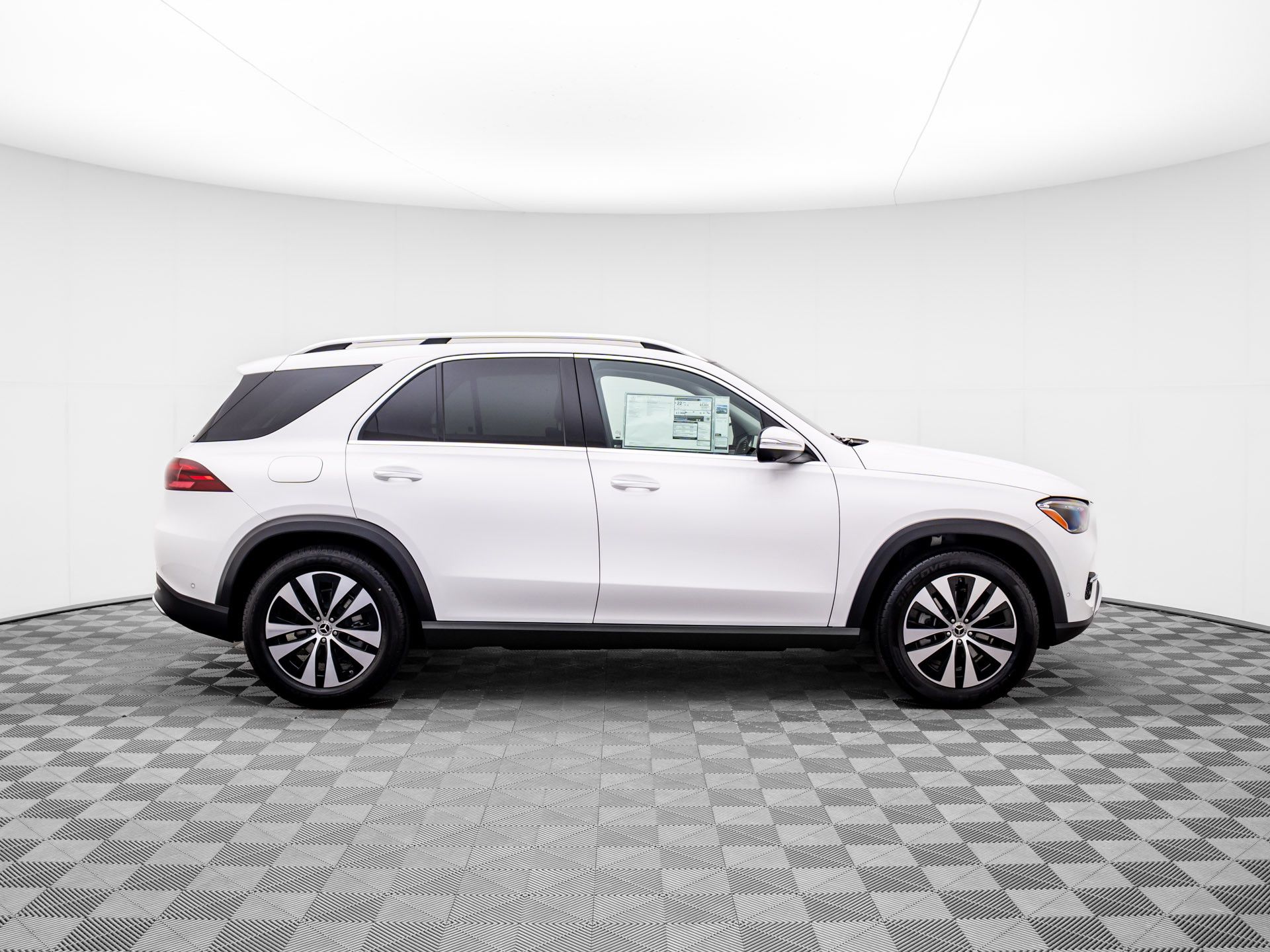Vehicle image 6 of 38