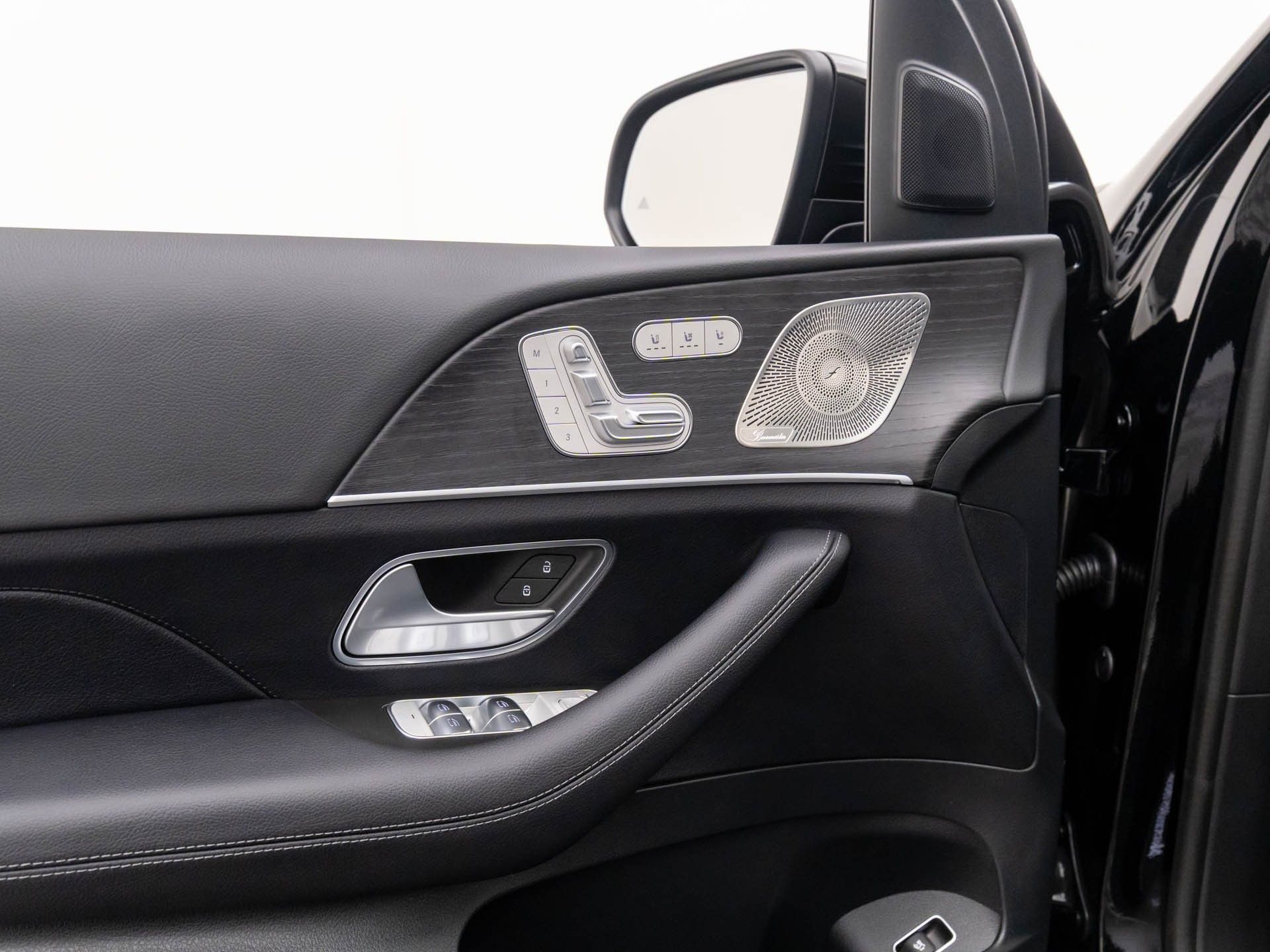 Vehicle image 15 of 38