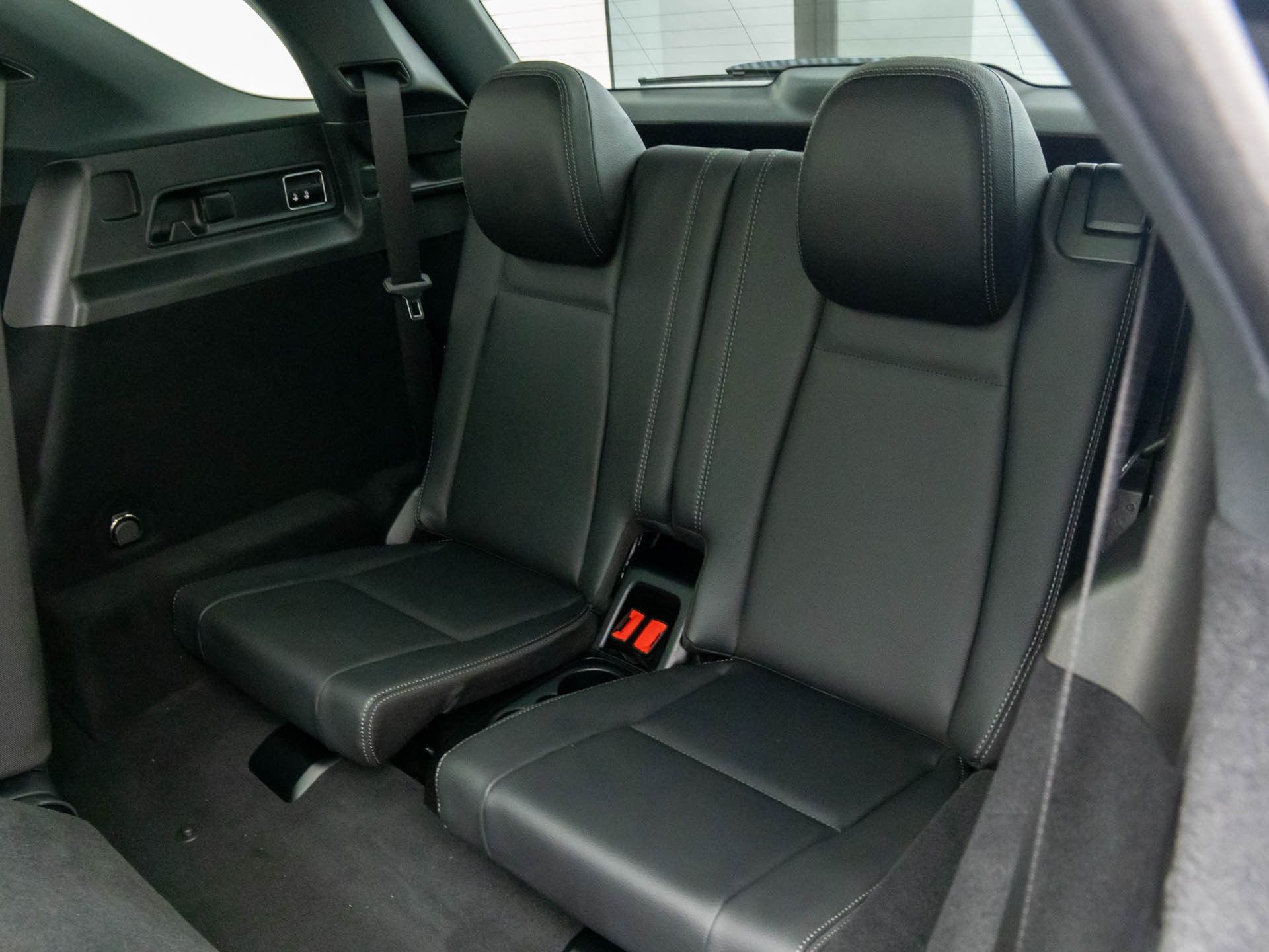 Vehicle image 19 of 38