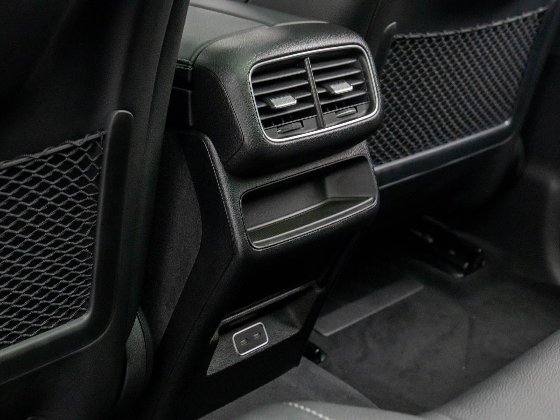 Vehicle image 21 of 38