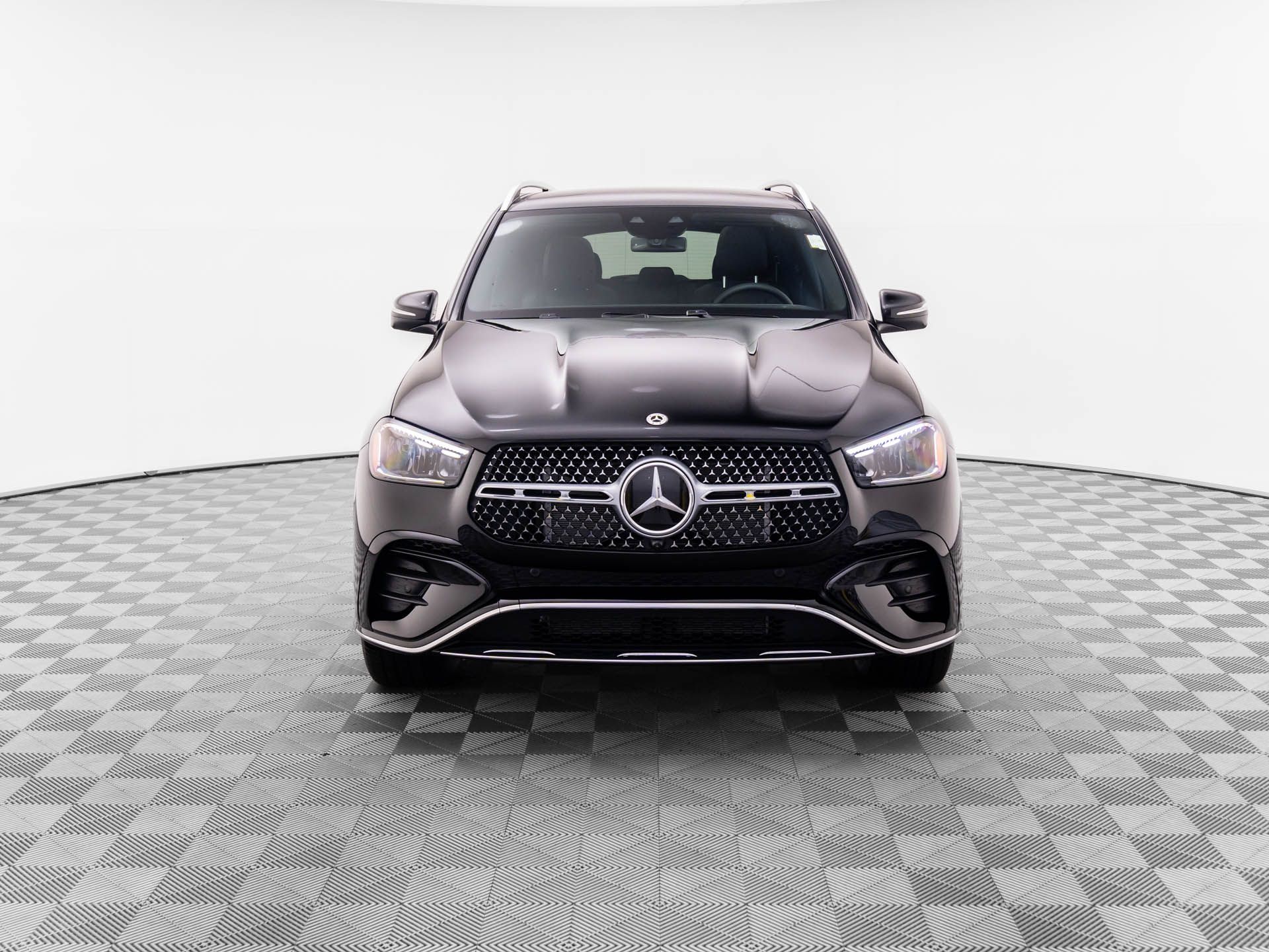 Vehicle image 2 of 32