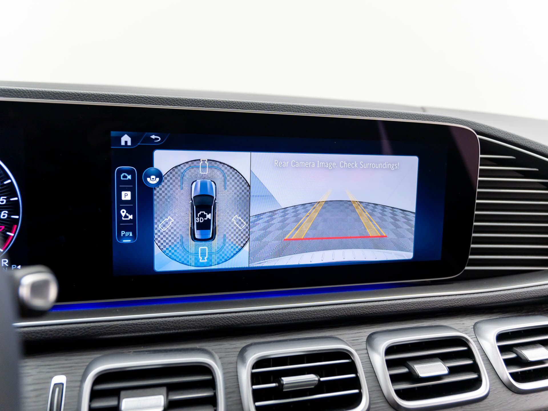 Vehicle image 18 of 32