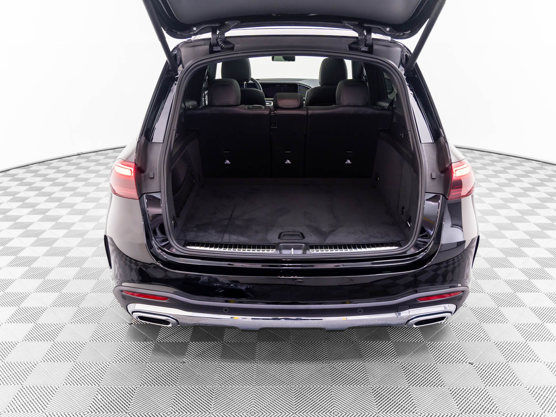 Vehicle image 11 of 32