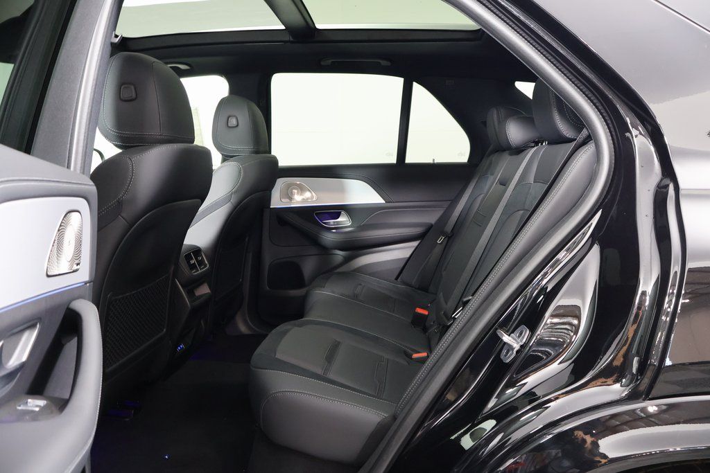 Vehicle image 6 of 10