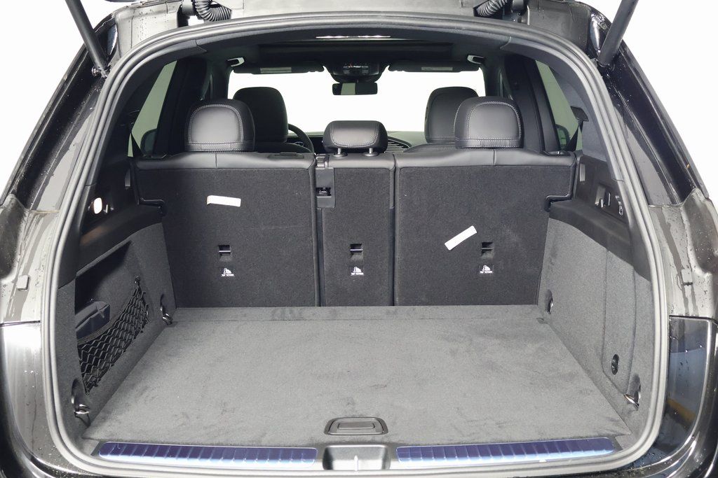 Vehicle image 8 of 10