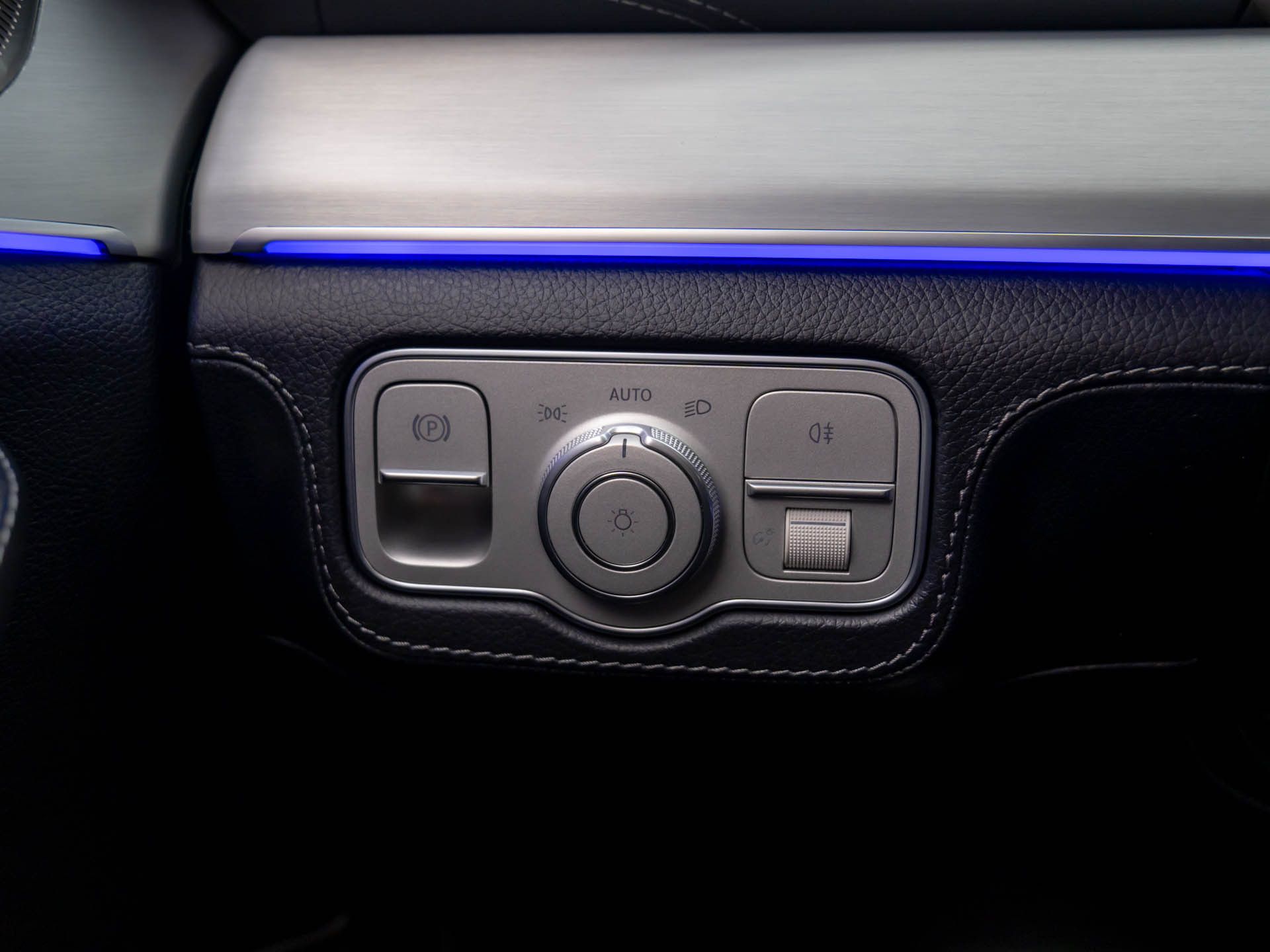 Vehicle image 29 of 38