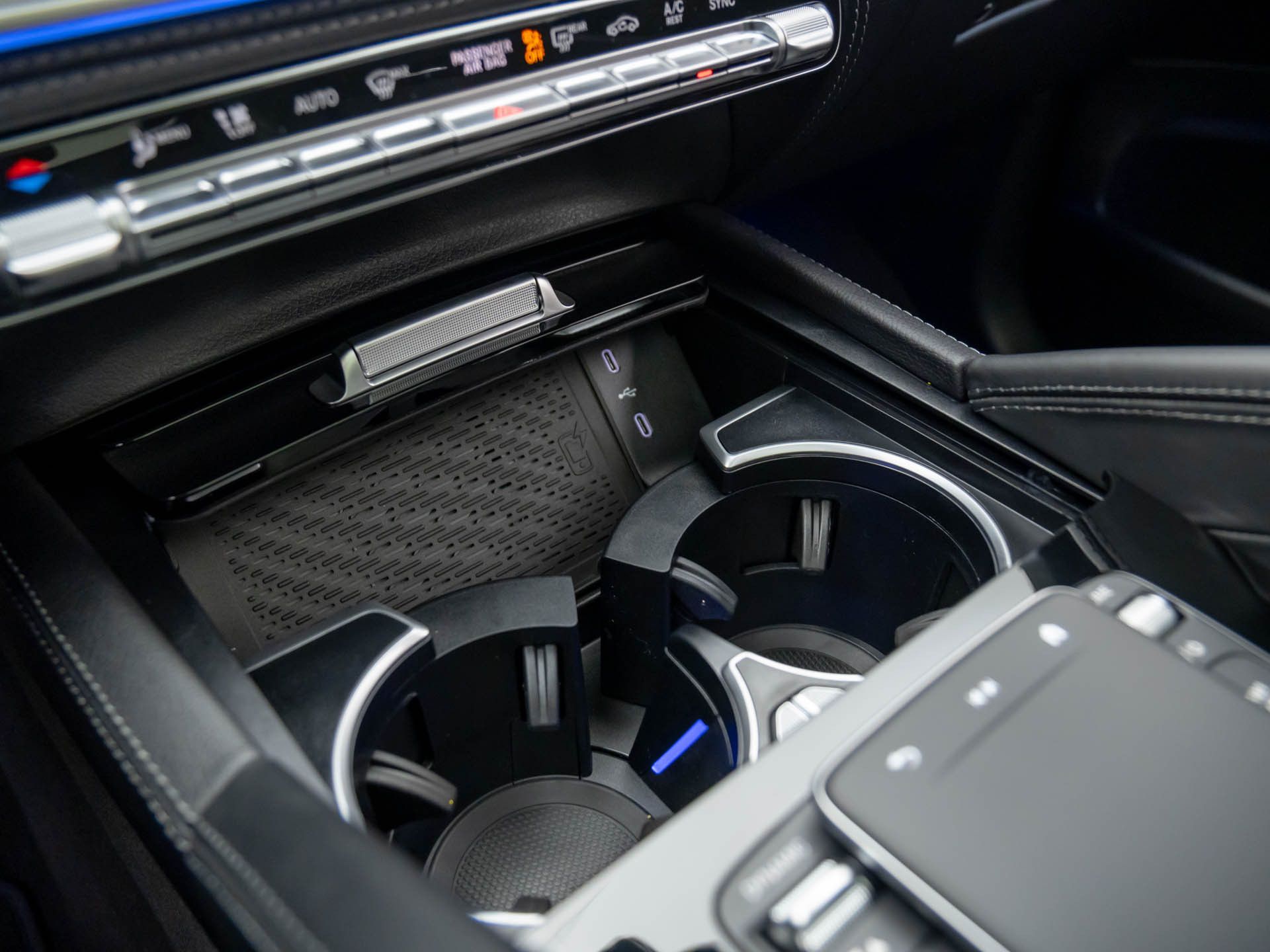 Vehicle image 27 of 38