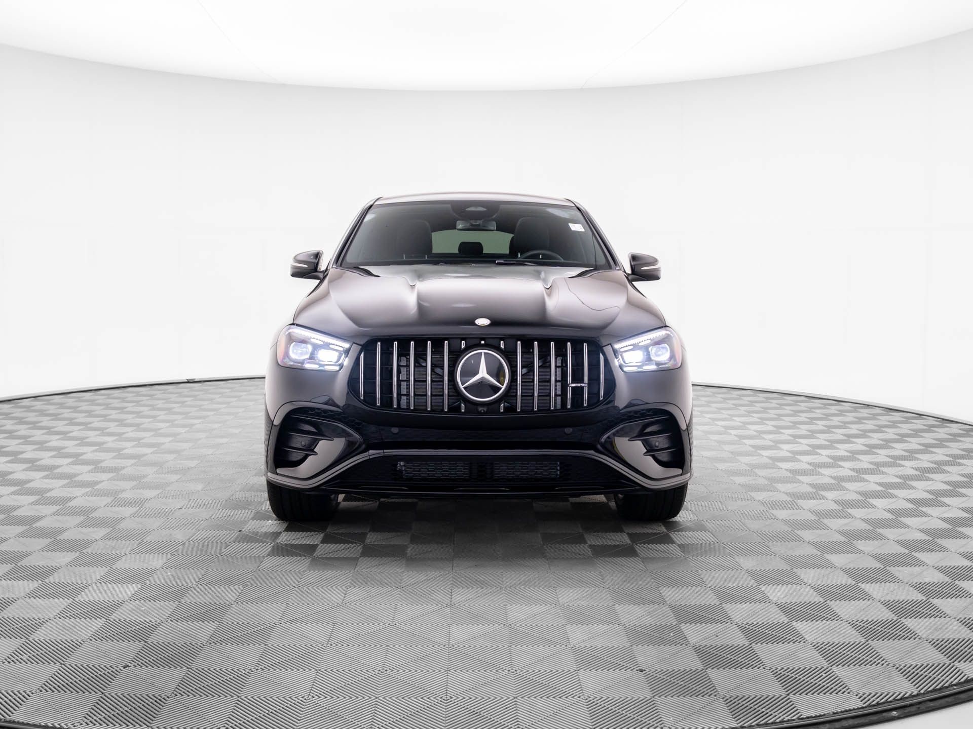 Vehicle image 2 of 39